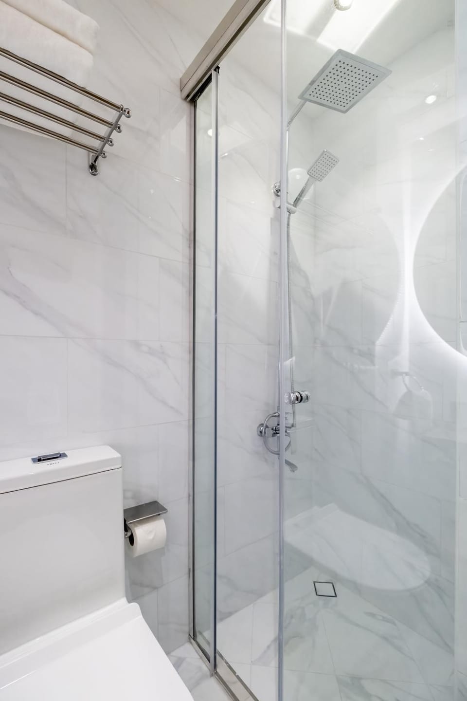 Shower, Toilet, Bathroom, towels