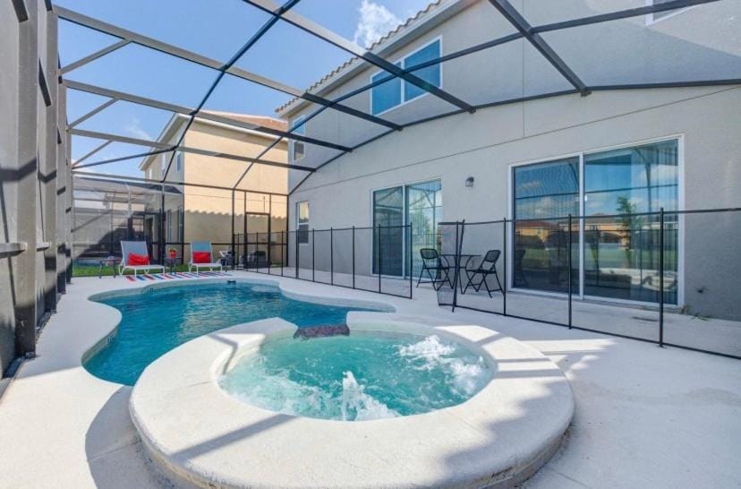 Hot Tub, Pool view
