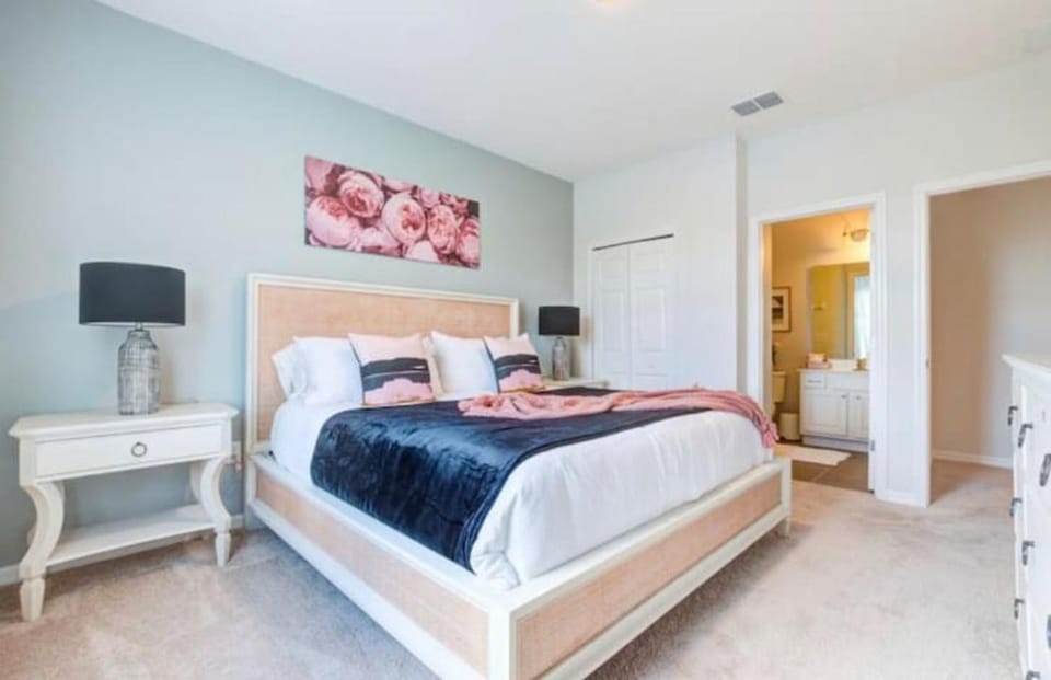 Bed, Bedroom