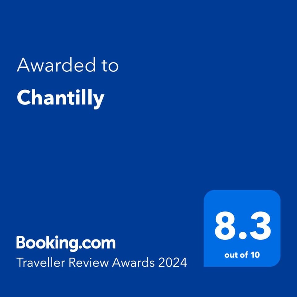 Chantilly Apartment in Uxbridge