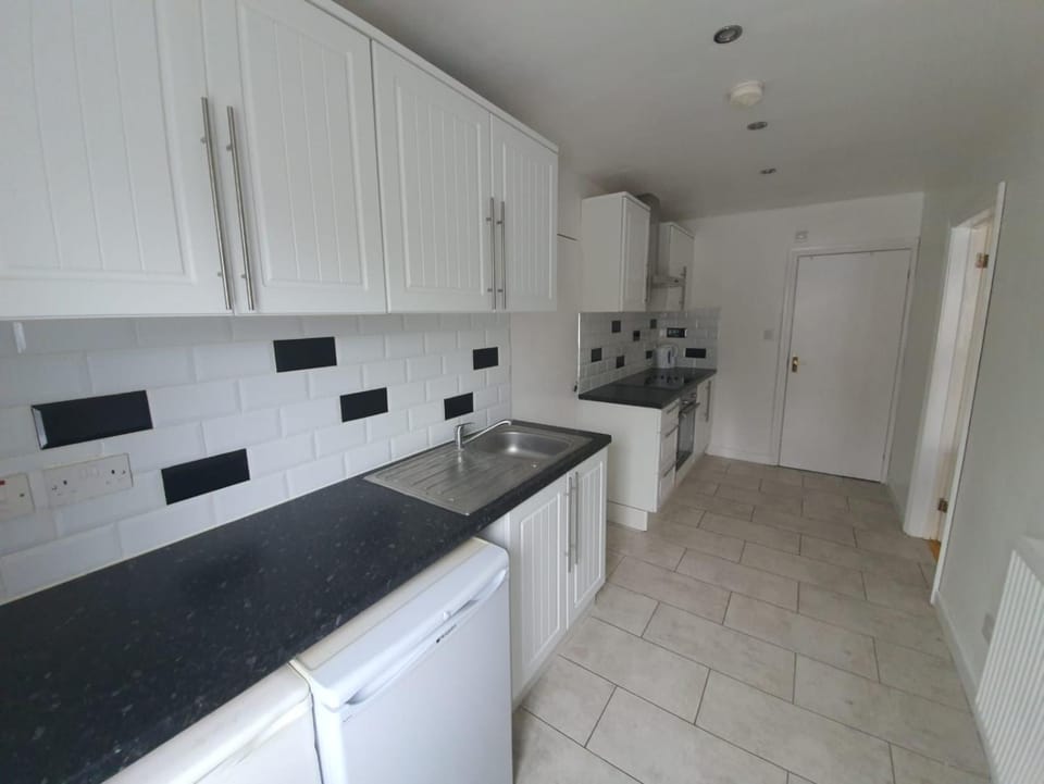 Chantilly Apartment in Uxbridge