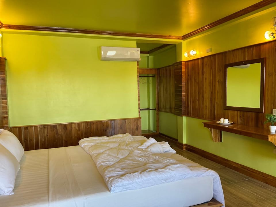 Bedroom, air conditioner