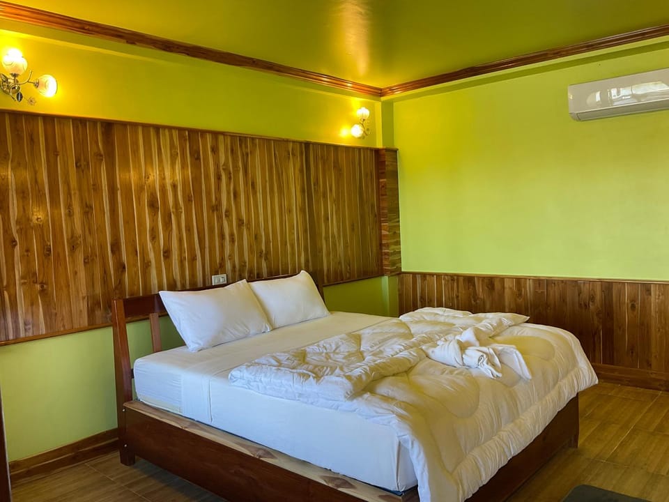 Bedroom, towels