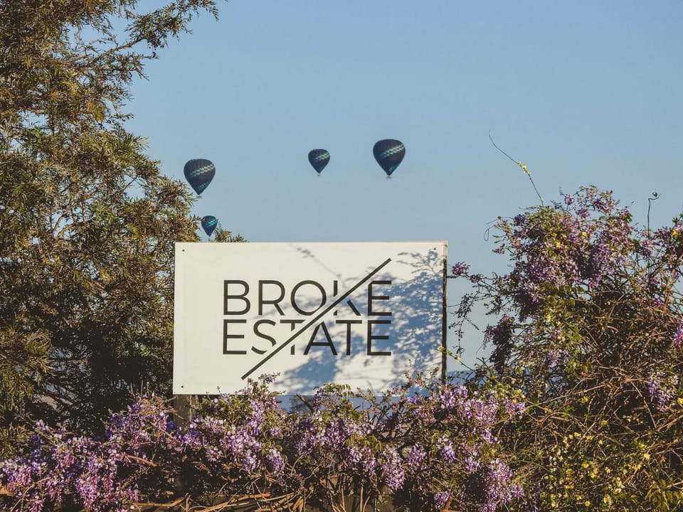Glamping Vineyard Getaway with Luxury Amenities Luxury tent in Broke
