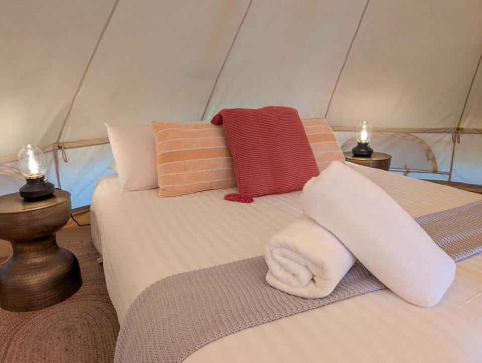 Glamping Vineyard Getaway with Luxury Amenities Luxury tent in Broke