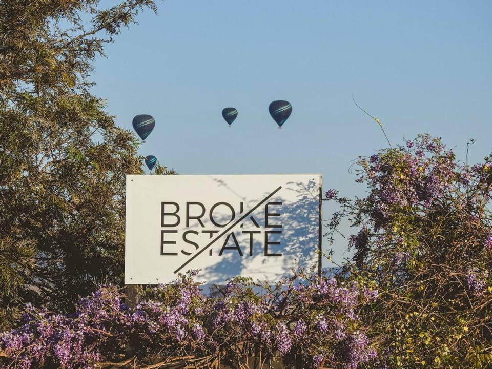 Glamping Vineyard Getaway with Luxury Amenities Luxury tent in Broke
