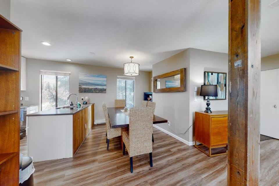 Mountainside Oasis Apartment in Eagle County