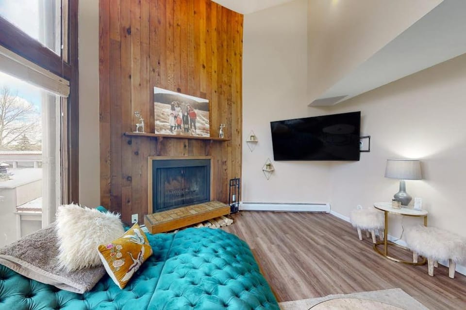 Mountainside Oasis Apartment in Eagle County