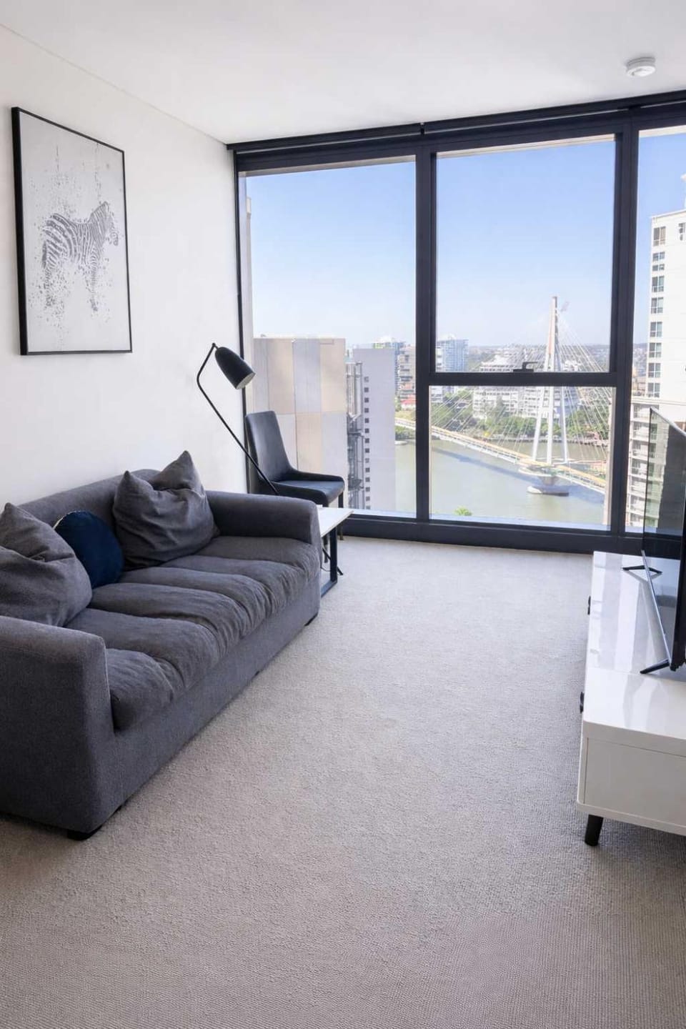 Lvl 24 Apartment in the heart of CBD by Stylish Stays Apartment in Kangaroo Point