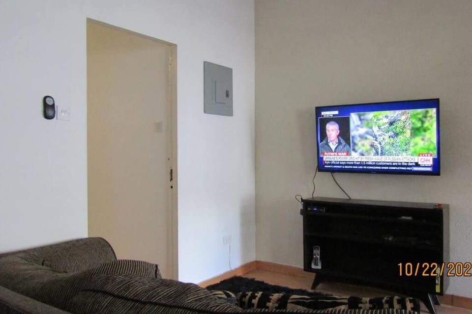 Cozy, quiet 1 bedroom 2A near Beach near US Embassy Apartment in Bridgetown