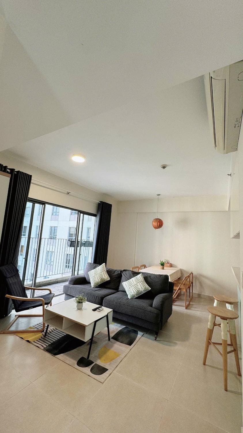 Living room, Seating area, Dining area, air conditioner