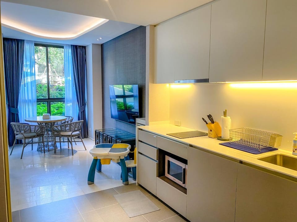 Veranda pool access 2BR family Huahin Apartment in Nong Kae