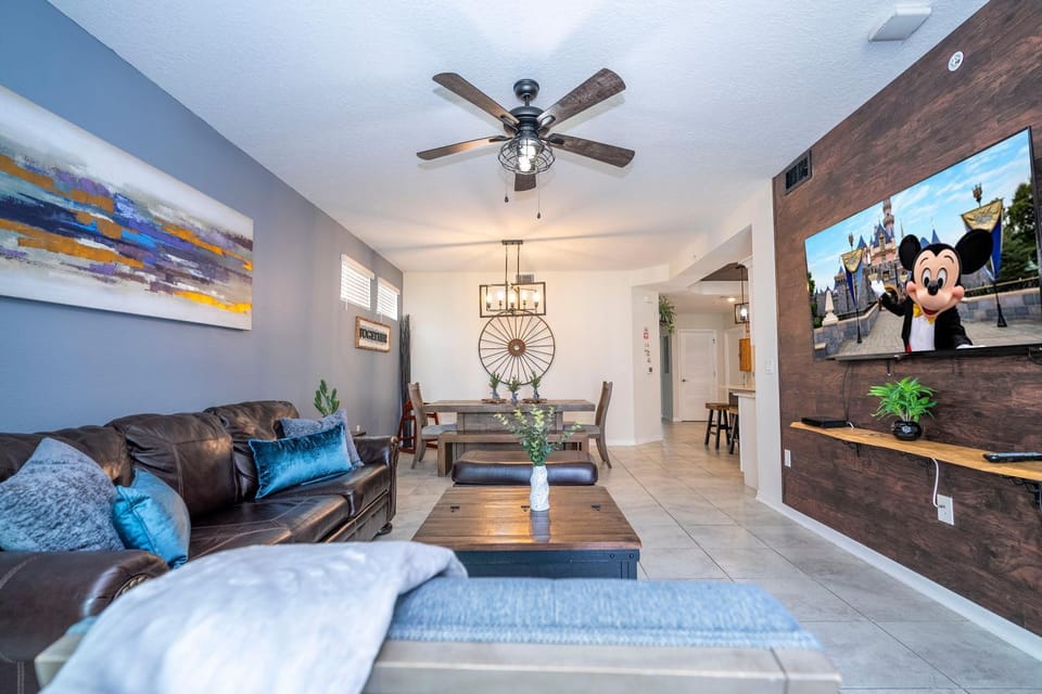 TV and multimedia, Living room, Evening entertainment