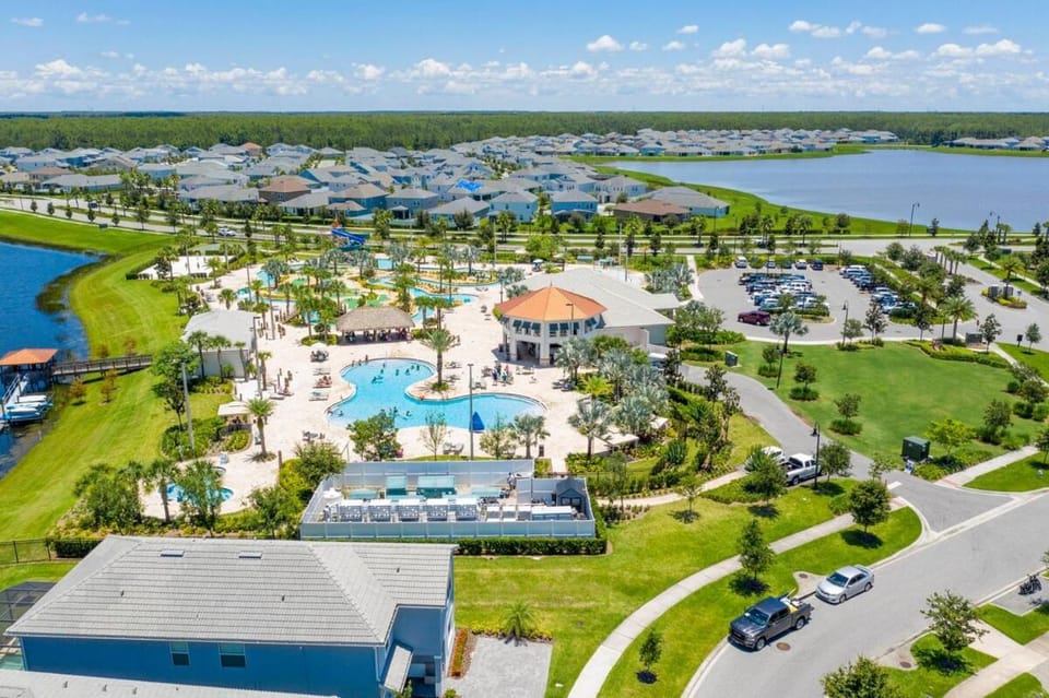 Neighbourhood, Aqua park, Pool view, Family