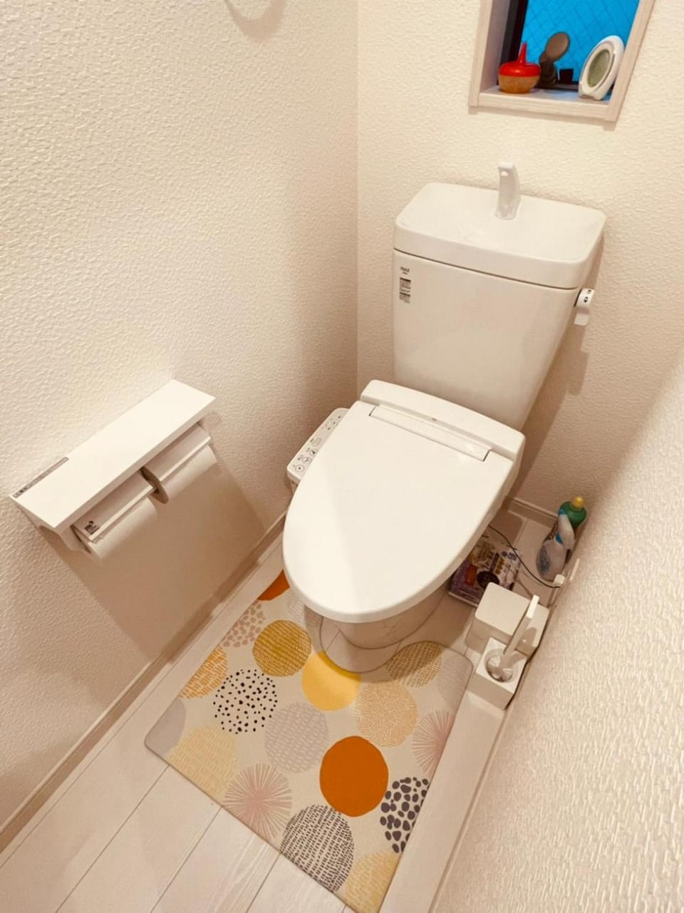Toilet, bidet