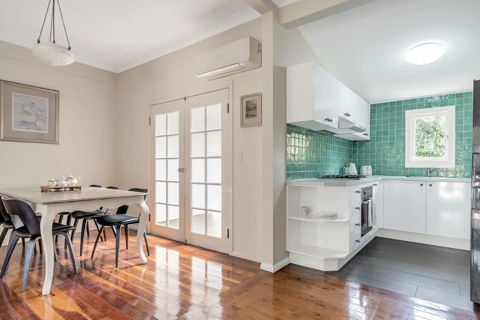The Katoomba Nest Blue Mountains Escape House in Katoomba