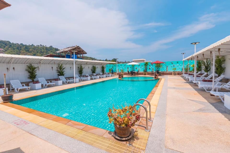 Swimming pool
