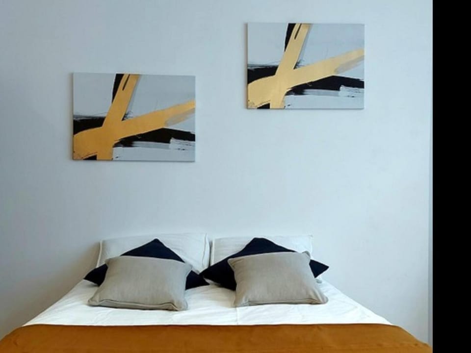 Bed, Decorative detail