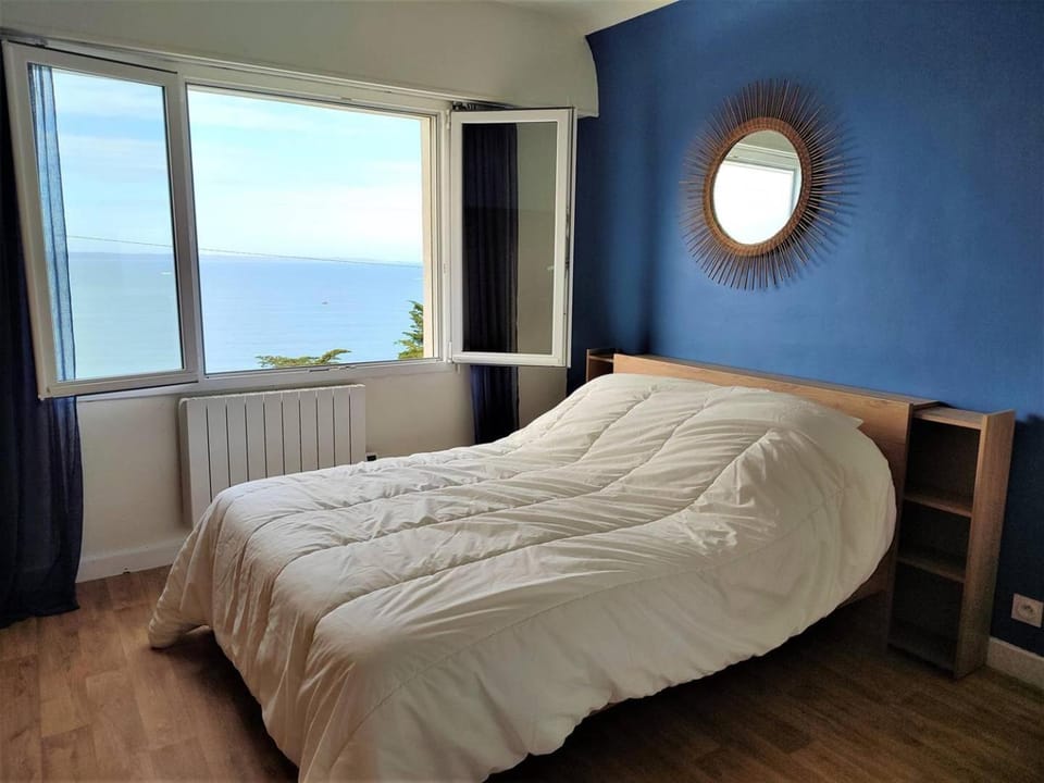 Maison VUE MER avec jardin à 800m de la plage à TREBEURDEN REF-683 Villa in Brittany