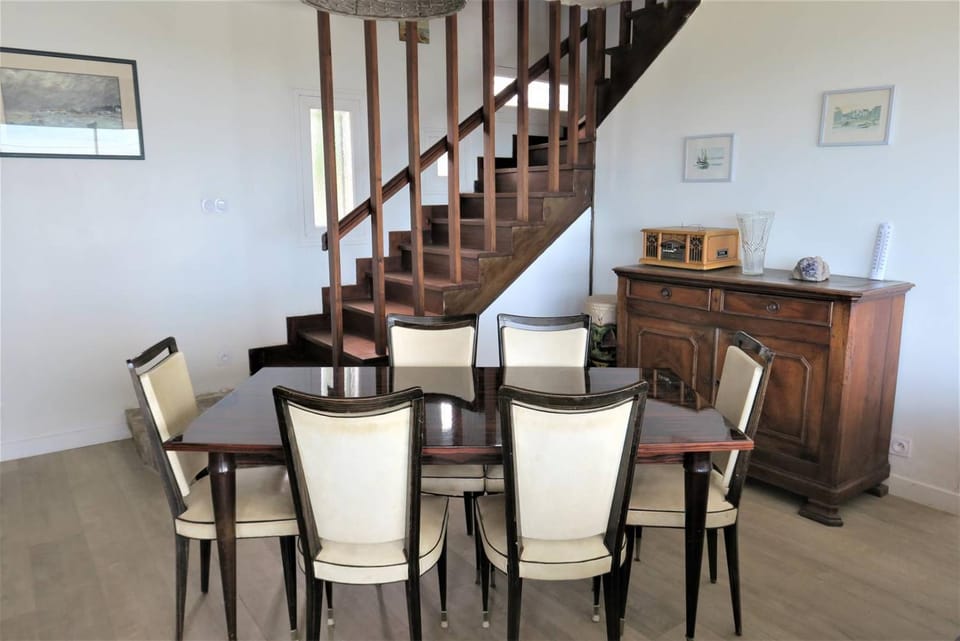 Maison VUE MER avec jardin à 800m de la plage à TREBEURDEN REF-683 Villa in Brittany