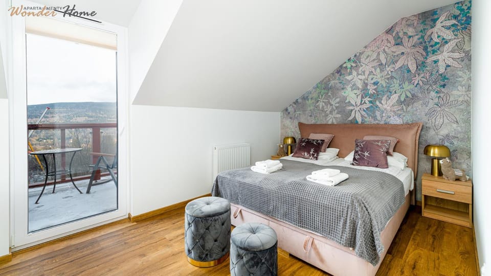 Bed, View (from property/room), Balcony/Terrace, Photo of the whole room, Bedroom, Mountain view, towels