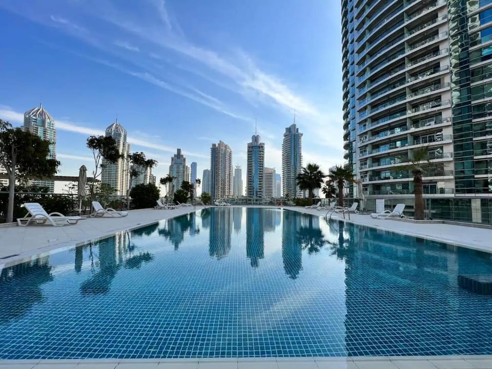 Property building, Day, City view, Pool view, Swimming pool, Swimming pool, sunbed