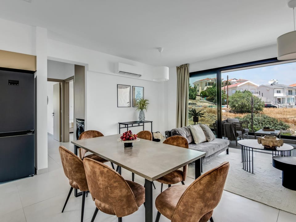 Balcony/Terrace, Kitchen or kitchenette, Living room, Seating area, Dining area