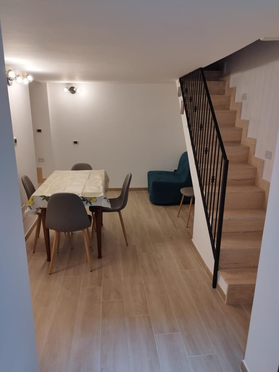 Living room, Dining area