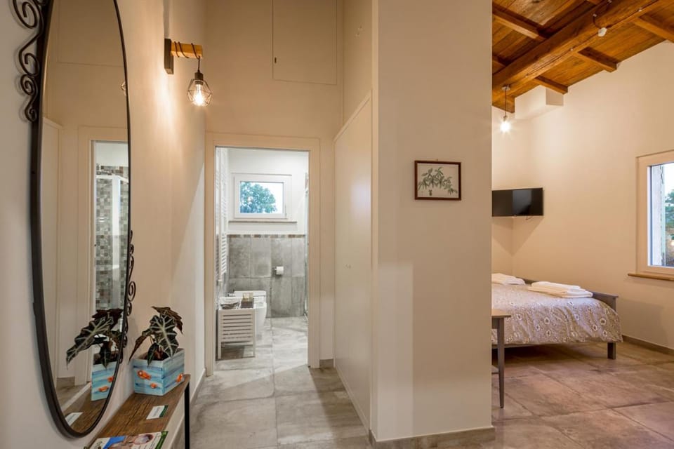 Bathroom, TV and multimedia