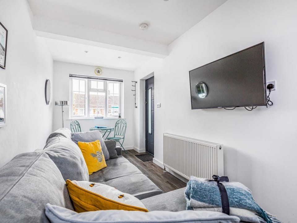 Living room, Seating area, internet