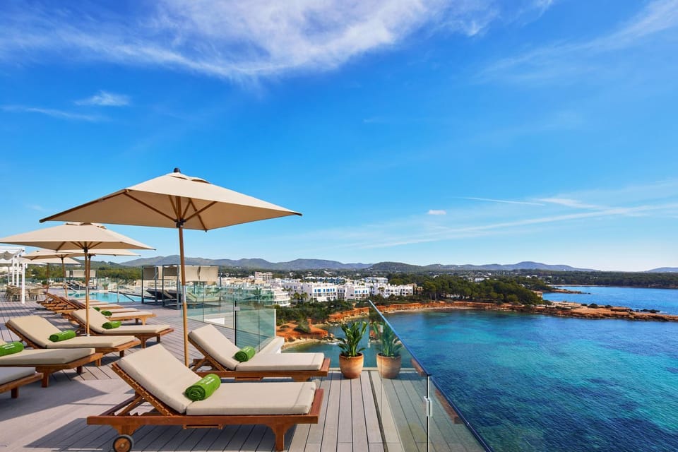 View (from property/room), Balcony/Terrace, Sea view, Swimming pool