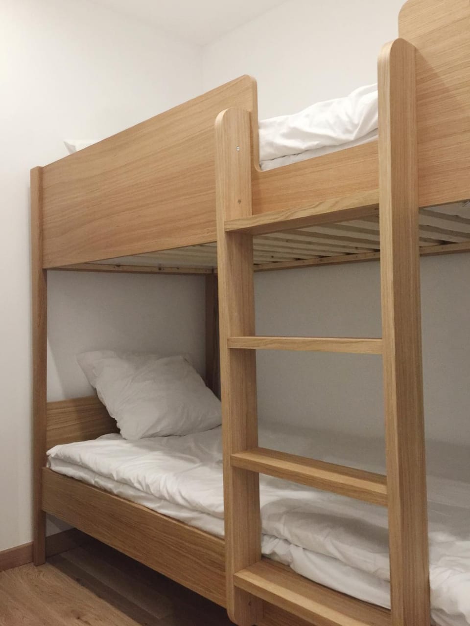 Bedroom, bunk bed