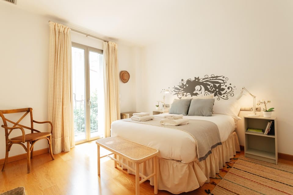 Bed, Bedroom