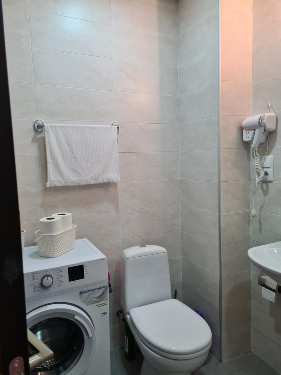 Toilet, Bathroom, washing machine, dryer