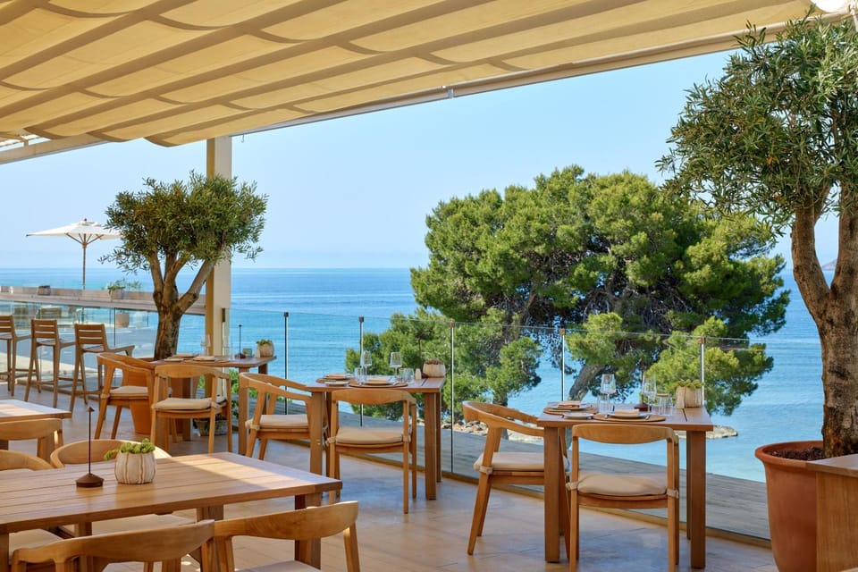 Restaurant/places to eat, View (from property/room), Balcony/Terrace, Sea view