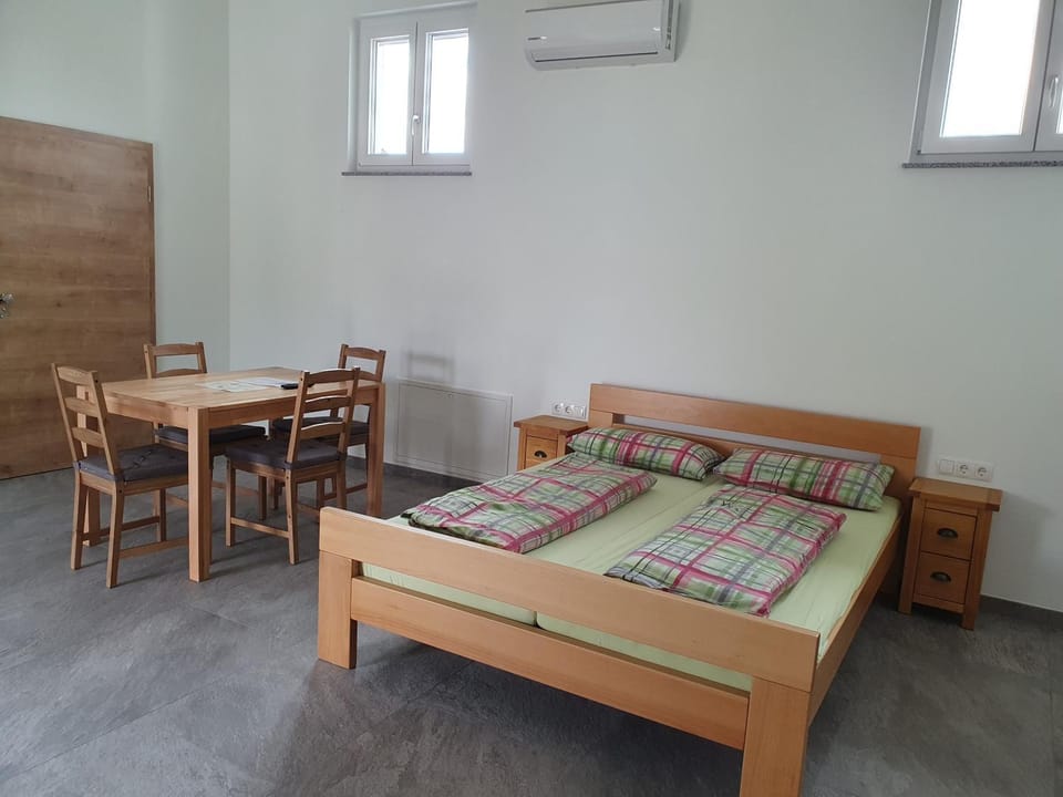 Living room, Photo of the whole room, Seating area, Bedroom, air conditioner