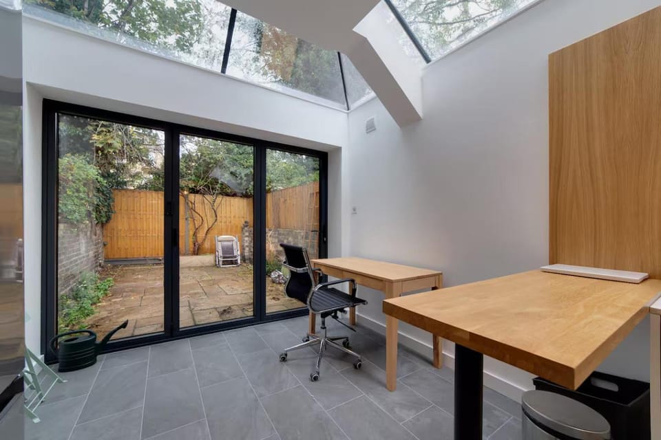 Bright Beautiful Modern 2 Bed Home Pass The Keys House in Cambridge