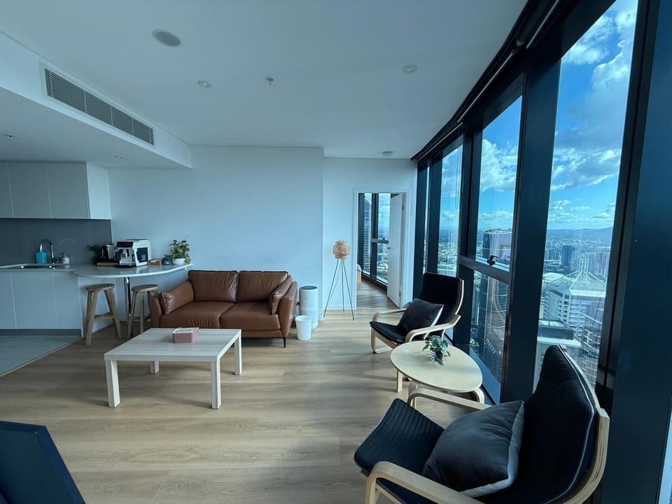 Amazing City &River views 60th level skytower 3 bedrooms&Free parking Apartment in Kangaroo Point