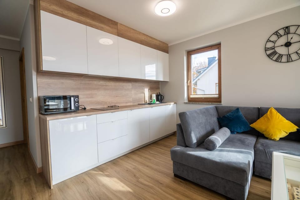 Kitchen or kitchenette, Seating area