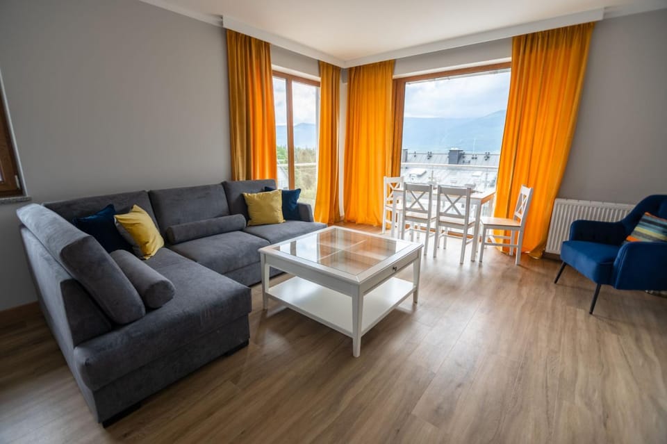 View (from property/room), Living room, Seating area