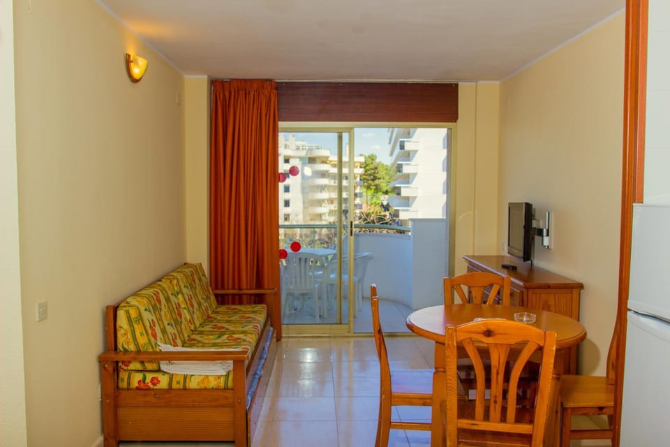 TV and multimedia, Living room, Dining area
