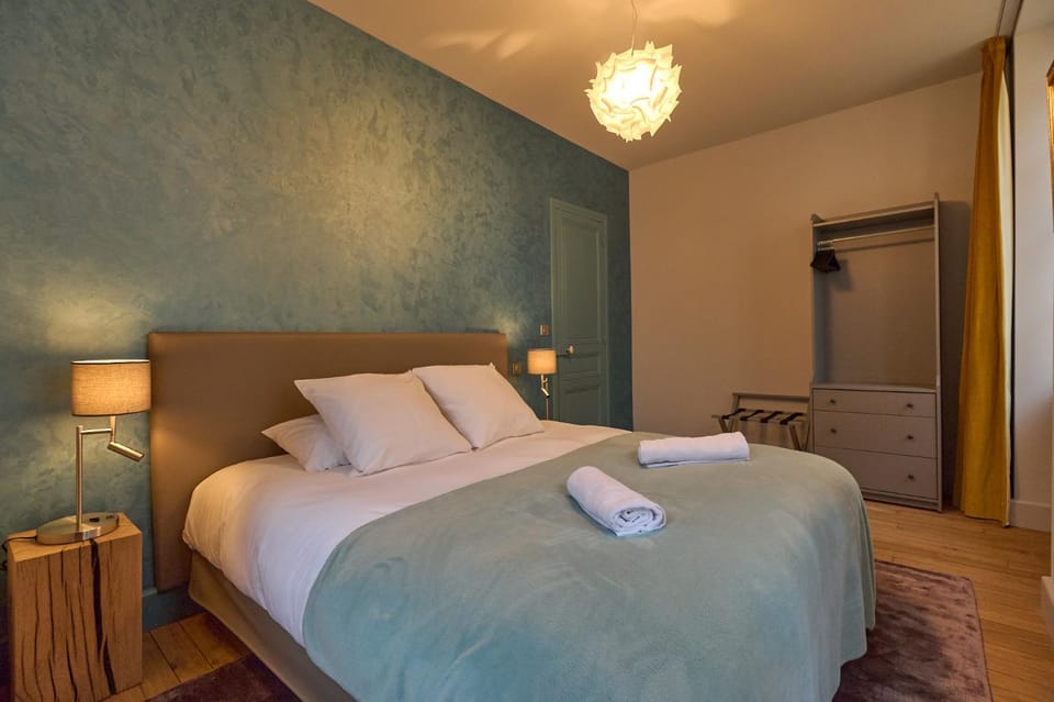 Bed, Photo of the whole room, Bedroom, towels, wardrobe