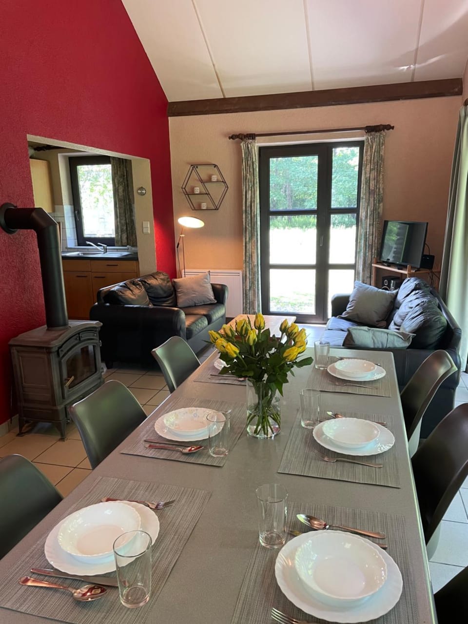 Seating area, Dining area