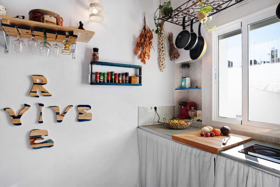Kitchen or kitchenette, Living room