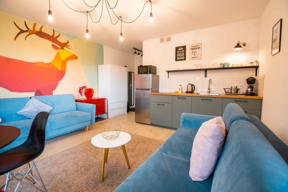 Kitchen or kitchenette, Seating area