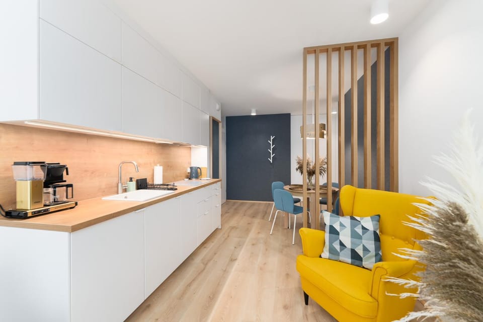 Coffee/tea facilities, Kitchen or kitchenette, Living room, Seating area