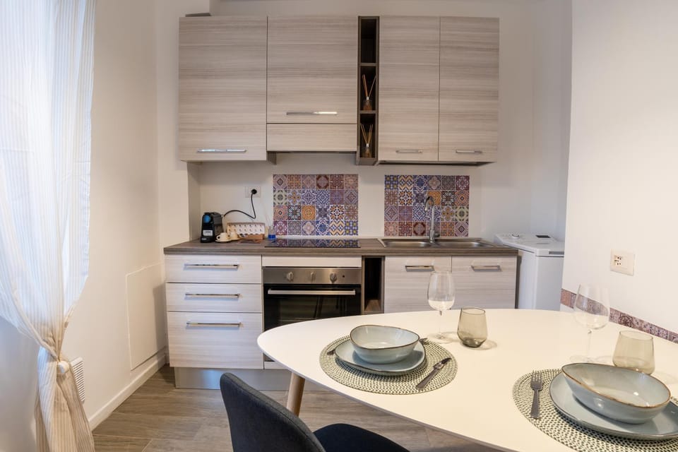 Kitchen or kitchenette, Dining area, pet friendly