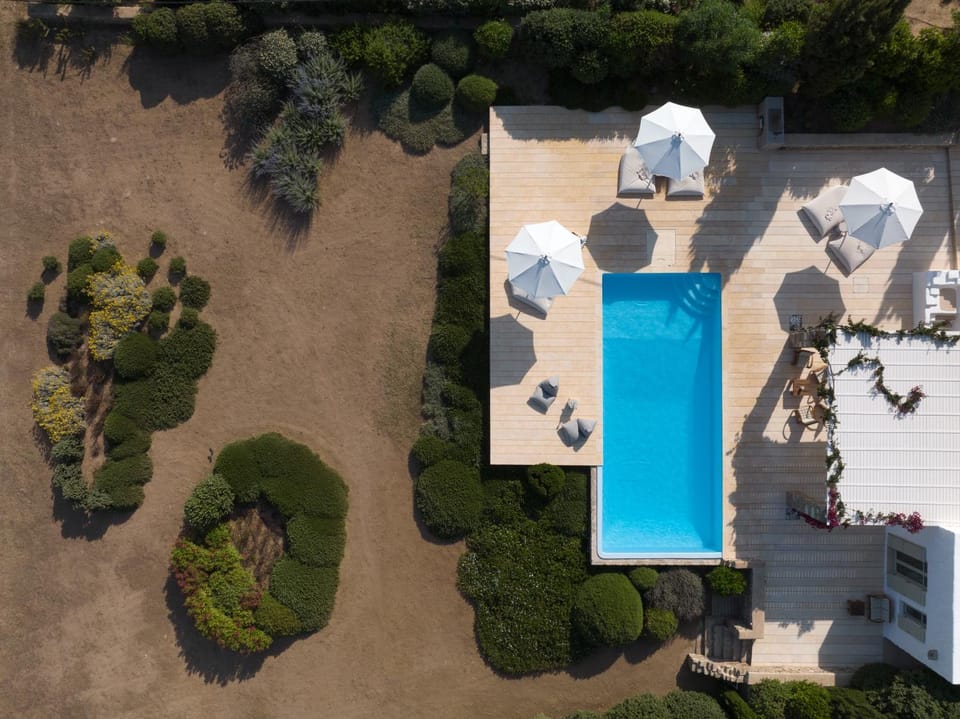 Property building, Bird's eye view, Garden, Pool view, Swimming pool, sunbed