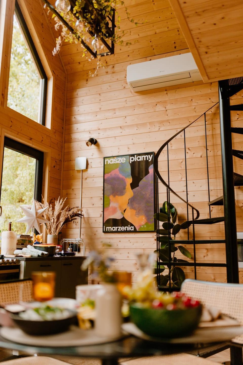 Dining area, kitchen