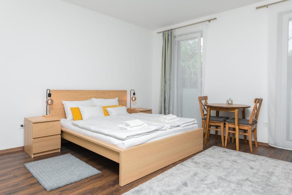 Bed, Dining area, Bedroom, internet, towels